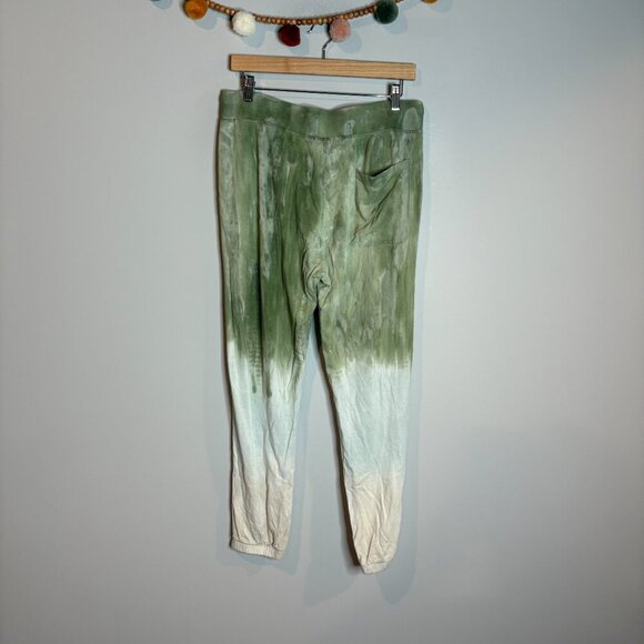 YOUNG, FABULOUS & BROKE Juliette Joggers Green Ombré - Picture 5 of 6